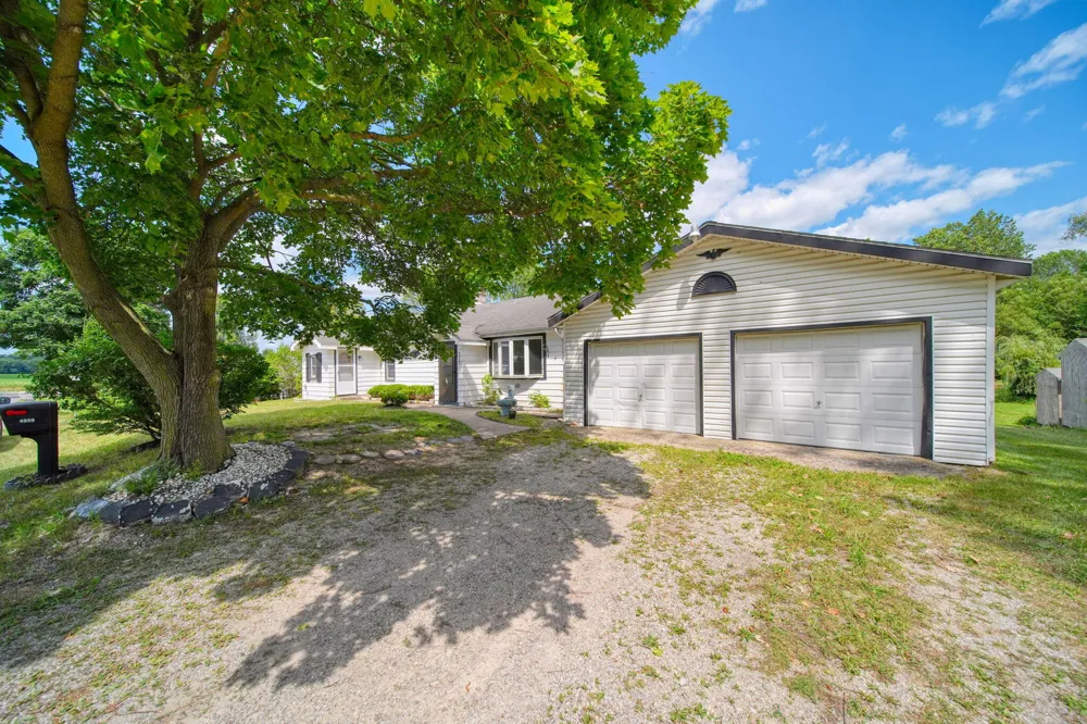 4959 Deleon Drive Tecumseh, MI 49286