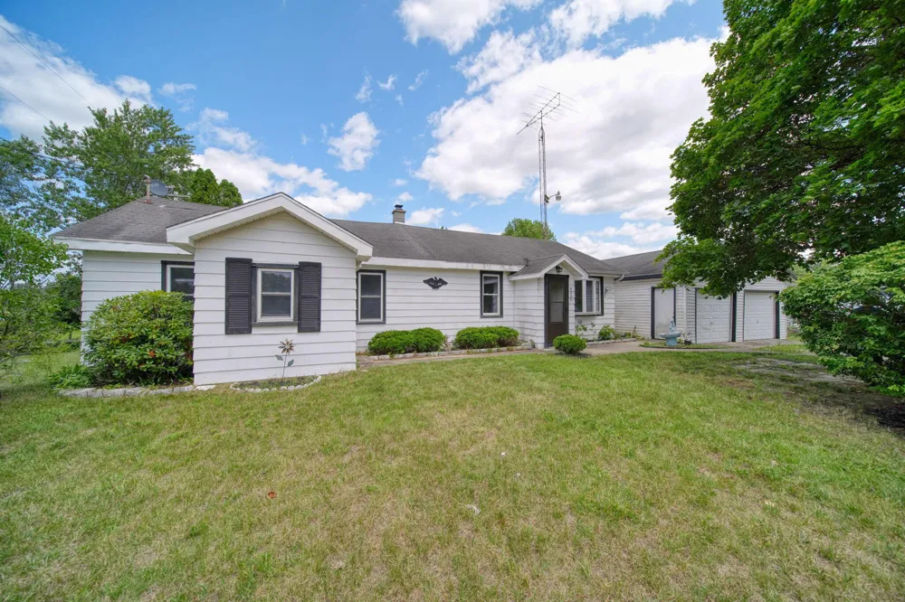 4959 Deleon Drive Tecumseh, MI 49286