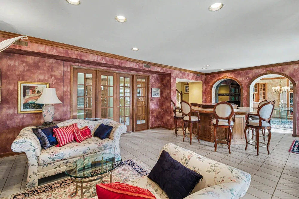 460 E Long Lake Road Bloomfield Hills, MI 48304