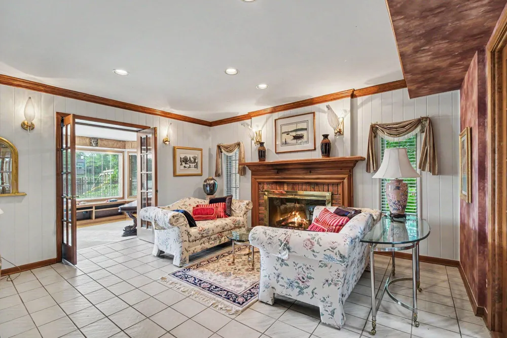 460 E Long Lake Road Bloomfield Hills, MI 48304