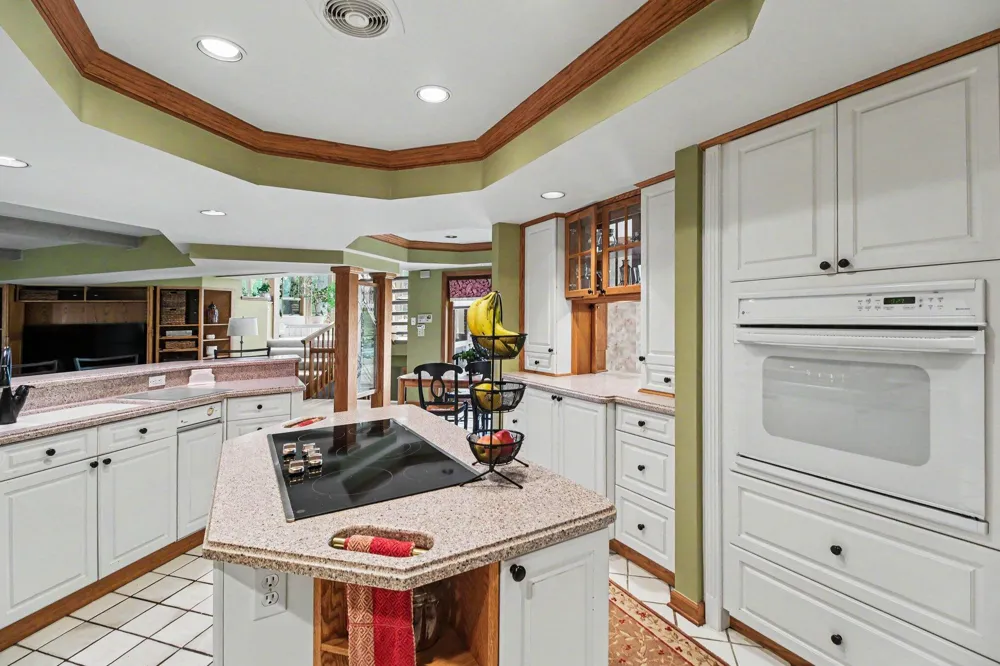 460 E Long Lake Road Bloomfield Hills, MI 48304