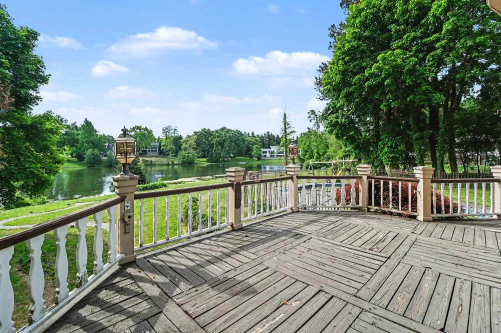 460 E Long Lake Road Bloomfield Hills, MI 48304