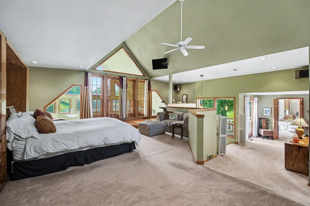 460 E Long Lake Road Bloomfield Hills, MI 48304