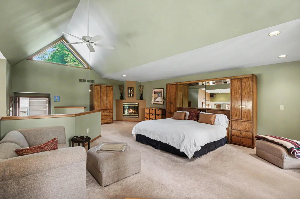 460 E Long Lake Road Bloomfield Hills, MI 48304