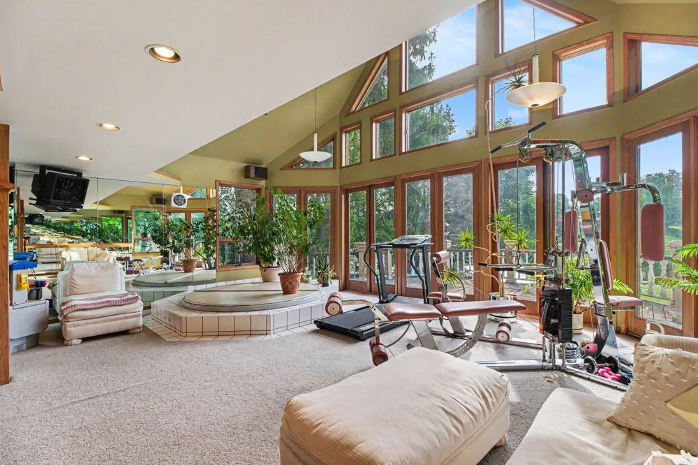 460 E Long Lake Road Bloomfield Hills, MI 48304