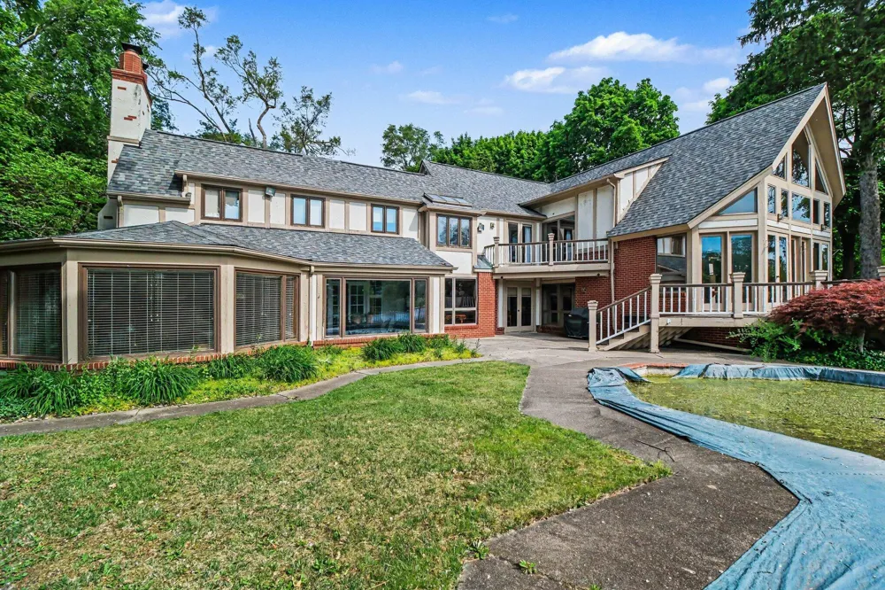 460 E Long Lake Road Bloomfield Hills, MI 48304