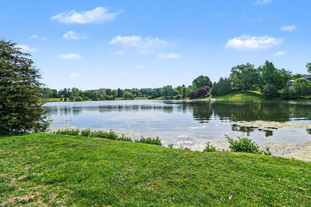 460 E Long Lake Road Bloomfield Hills, MI 48304