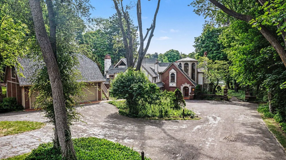 460 E Long Lake Road Bloomfield Hills, MI 48304