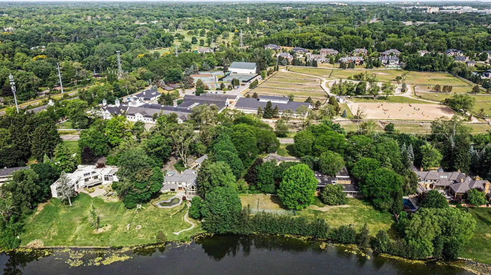 460 E Long Lake Road Bloomfield Hills, MI 48304