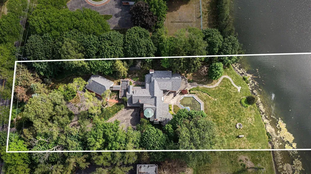 460 E Long Lake Road Bloomfield Hills, MI 48304