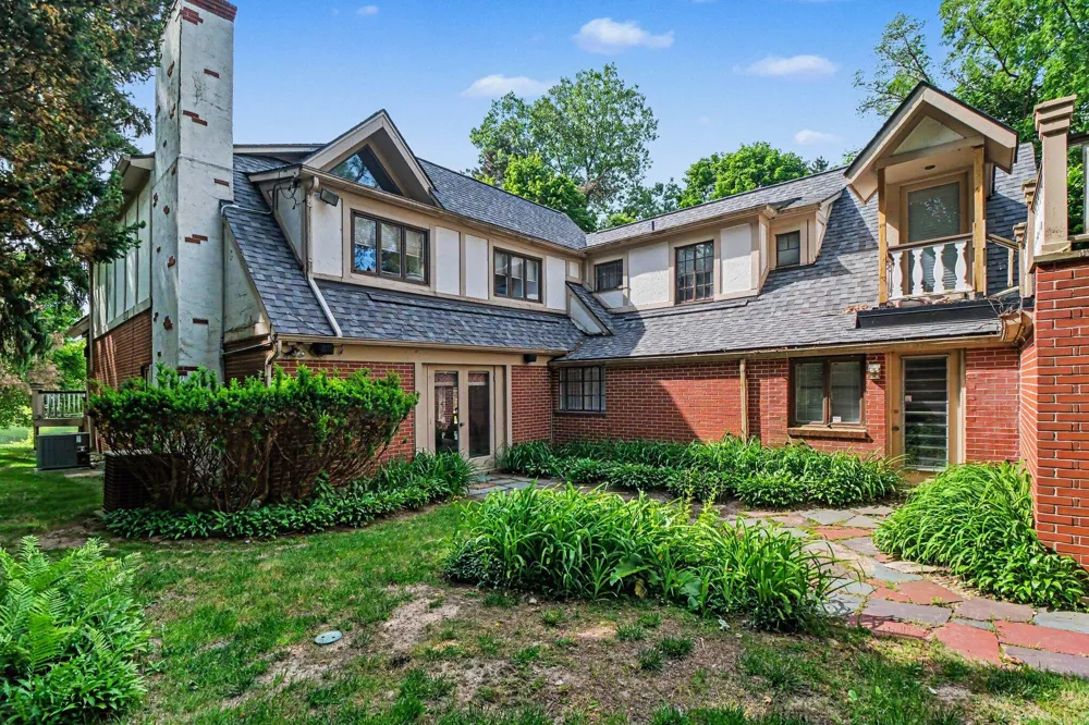 460 E Long Lake Road Bloomfield Hills, MI 48304