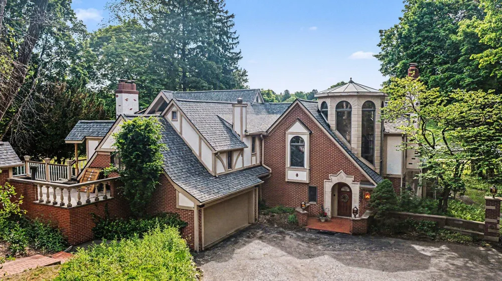 460 E Long Lake Road Bloomfield Hills, MI 48304
