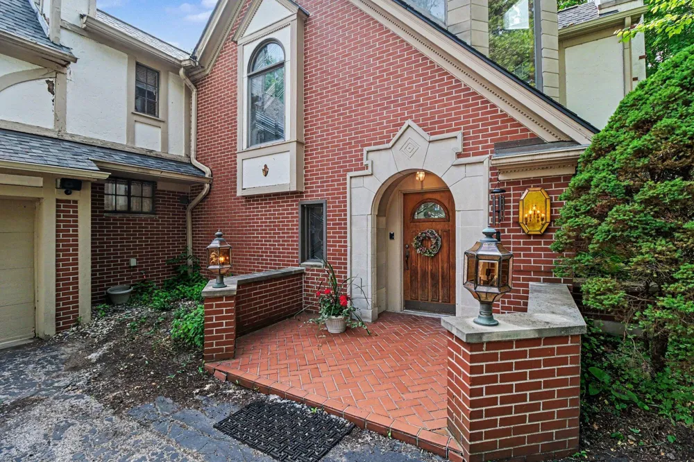 460 E Long Lake Road Bloomfield Hills, MI 48304