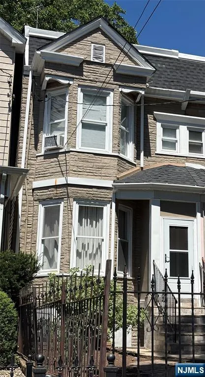 400 Summer Avenue