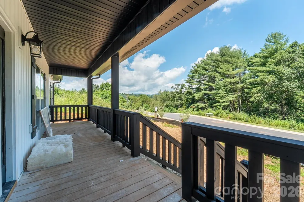 60 Charlotte Street Franklin, NC 28734