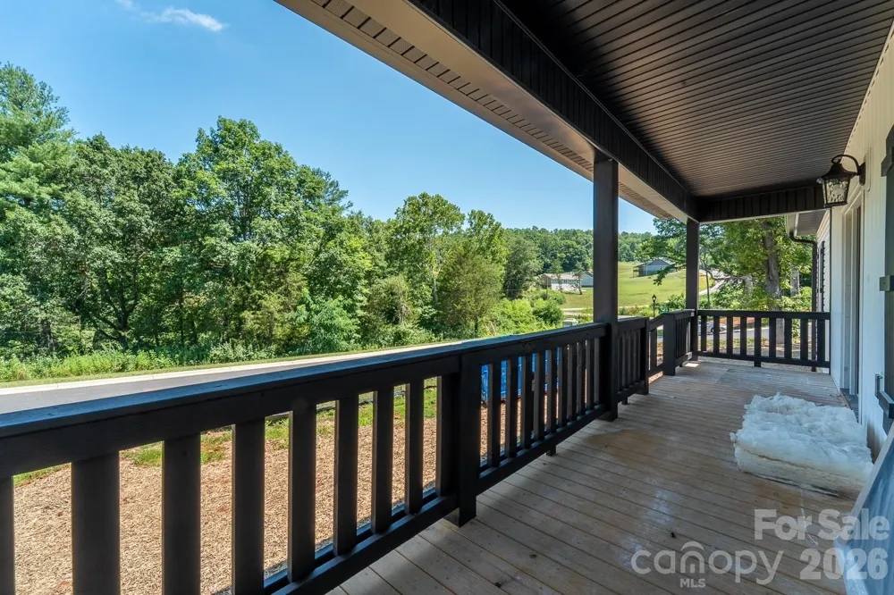 60 Charlotte Street Franklin, NC 28734