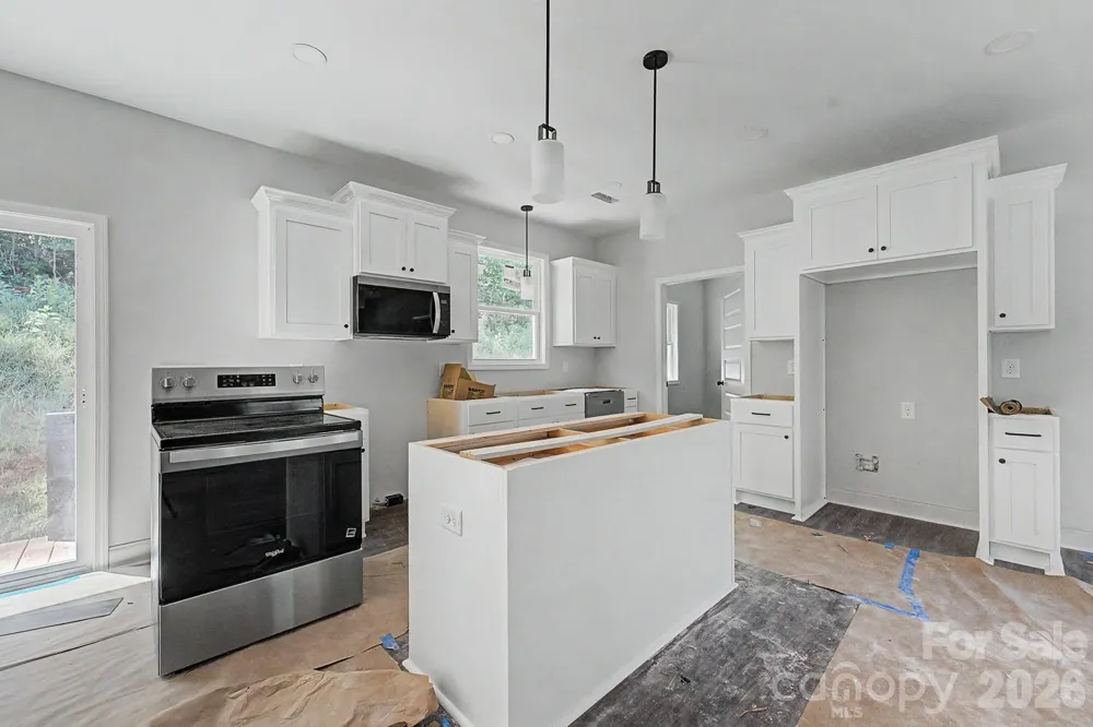 60 Charlotte Street Franklin, NC 28734