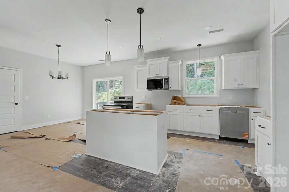 60 Charlotte Street Franklin, NC 28734