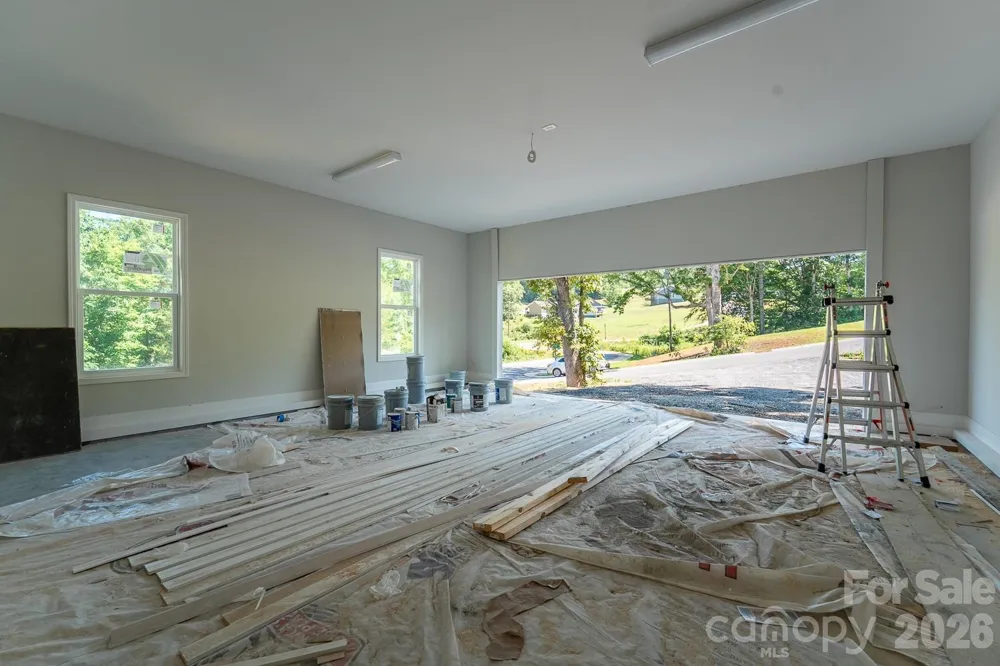 60 Charlotte Street Franklin, NC 28734