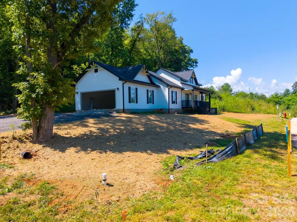 60 Charlotte Street Franklin, NC 28734