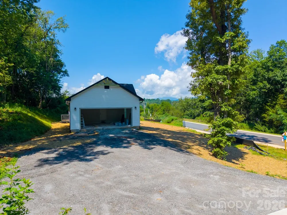60 Charlotte Street Franklin, NC 28734