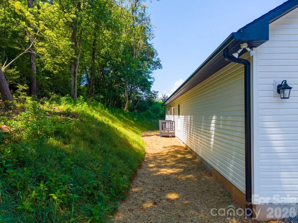 60 Charlotte Street Franklin, NC 28734