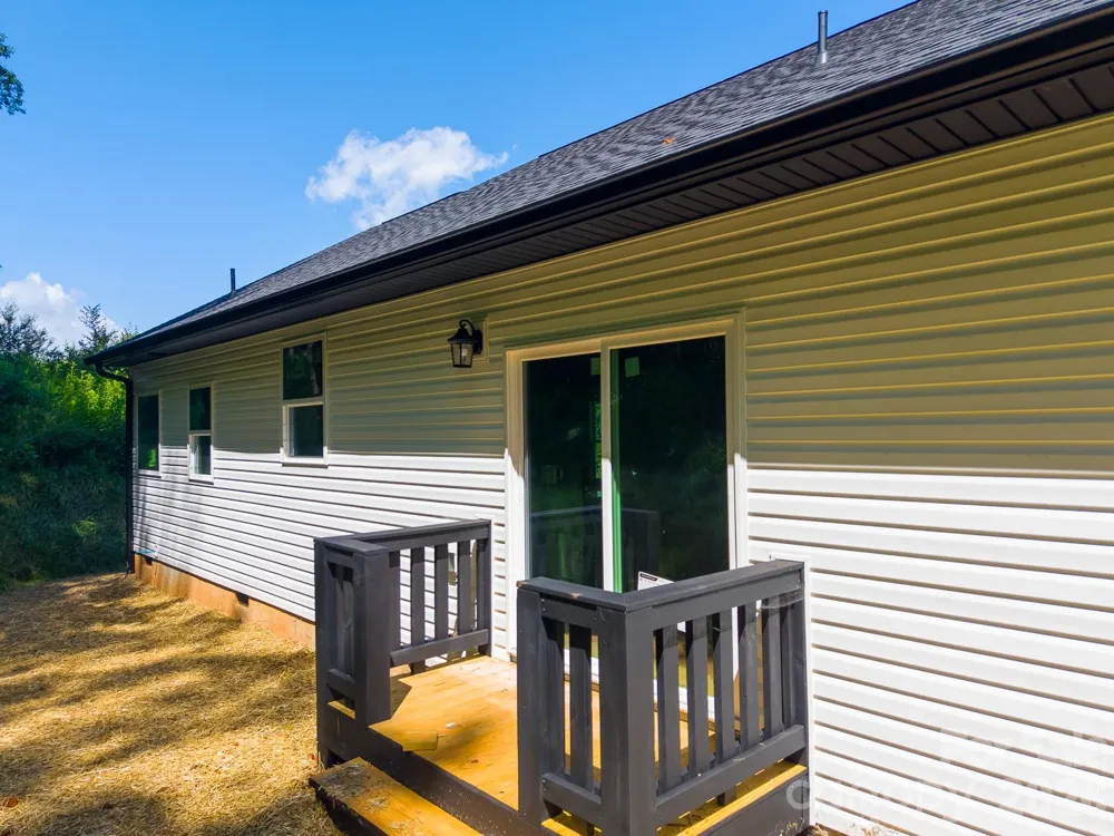 60 Charlotte Street Franklin, NC 28734