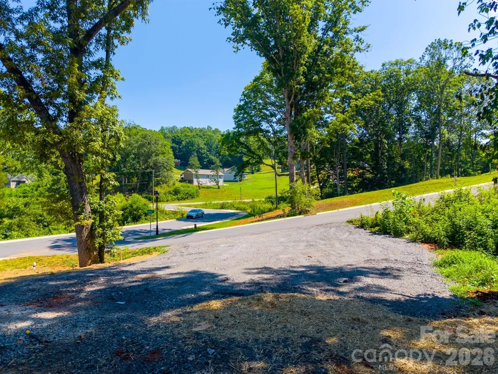 60 Charlotte Street Franklin, NC 28734