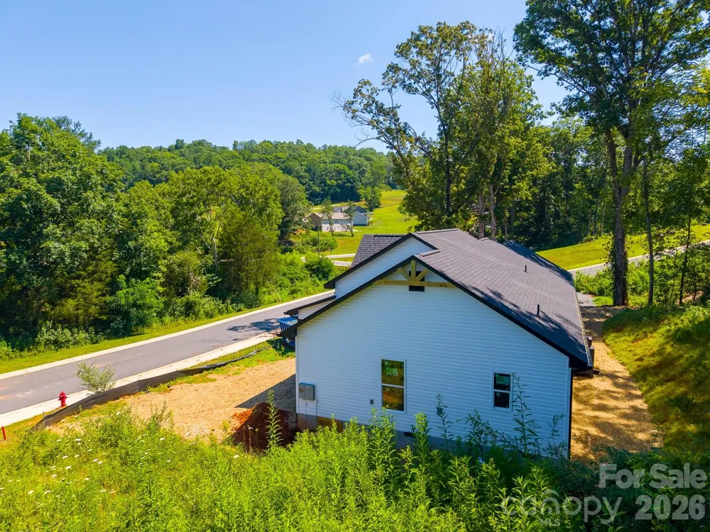 60 Charlotte Street Franklin, NC 28734