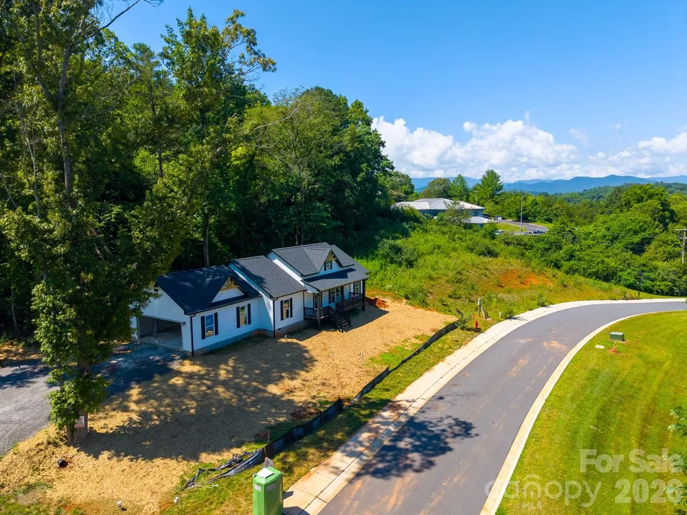60 Charlotte Street Franklin, NC 28734