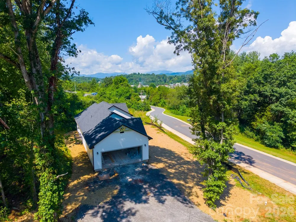 60 Charlotte Street Franklin, NC 28734