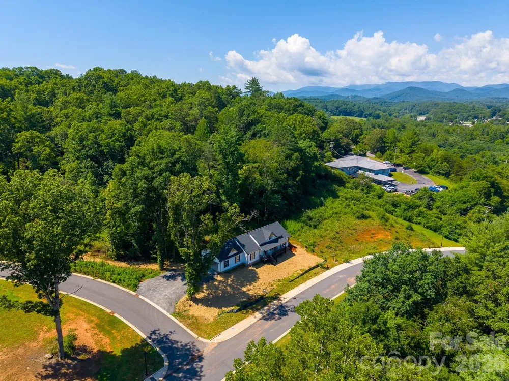 60 Charlotte Street Franklin, NC 28734