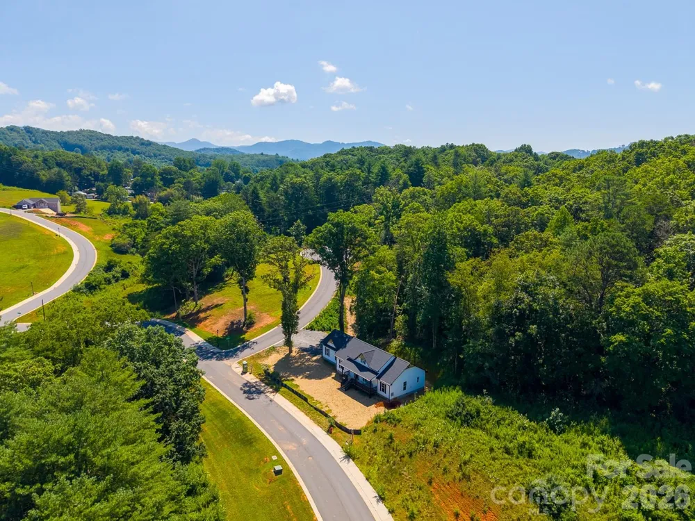 60 Charlotte Street Franklin, NC 28734