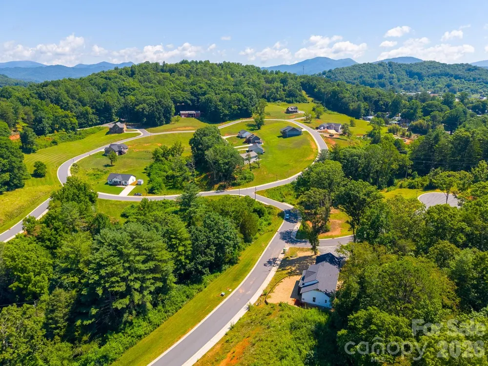 60 Charlotte Street Franklin, NC 28734
