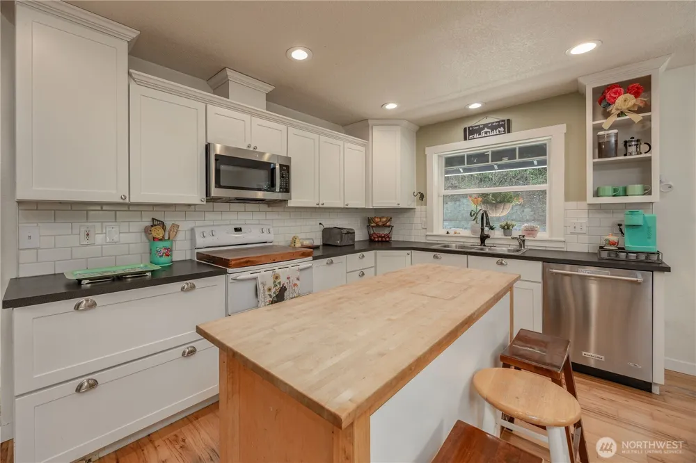 27915 NE Thompson Circle Yacolt, WA 98675