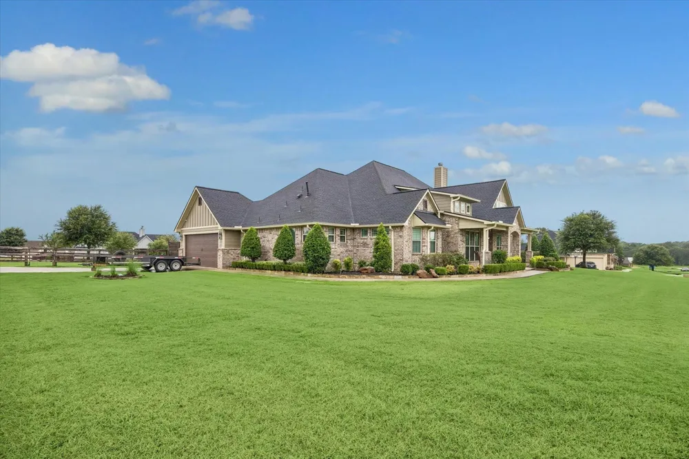 885 Amethyst Drive Bellville, TX 77418