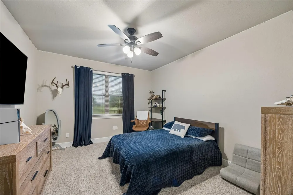 885 Amethyst Drive Bellville, TX 77418