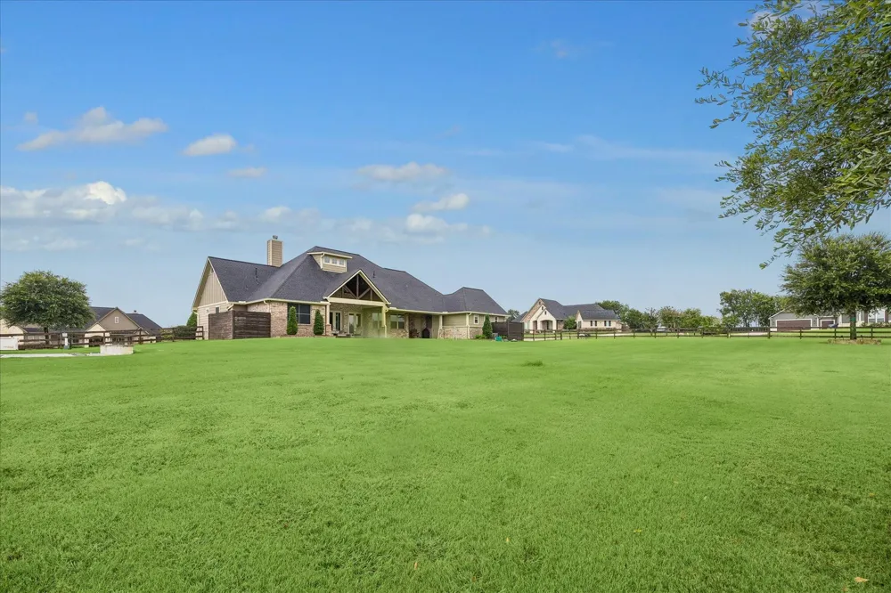 885 Amethyst Drive Bellville, TX 77418