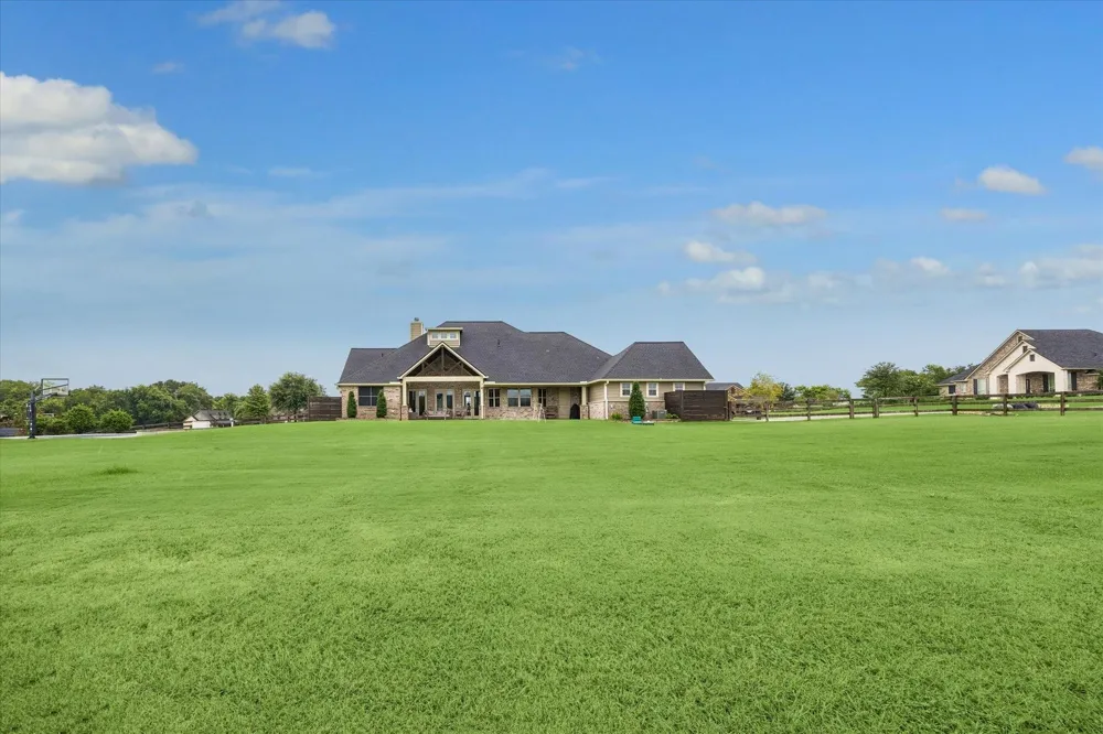885 Amethyst Drive Bellville, TX 77418