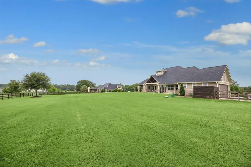 885 Amethyst Drive Bellville, TX 77418