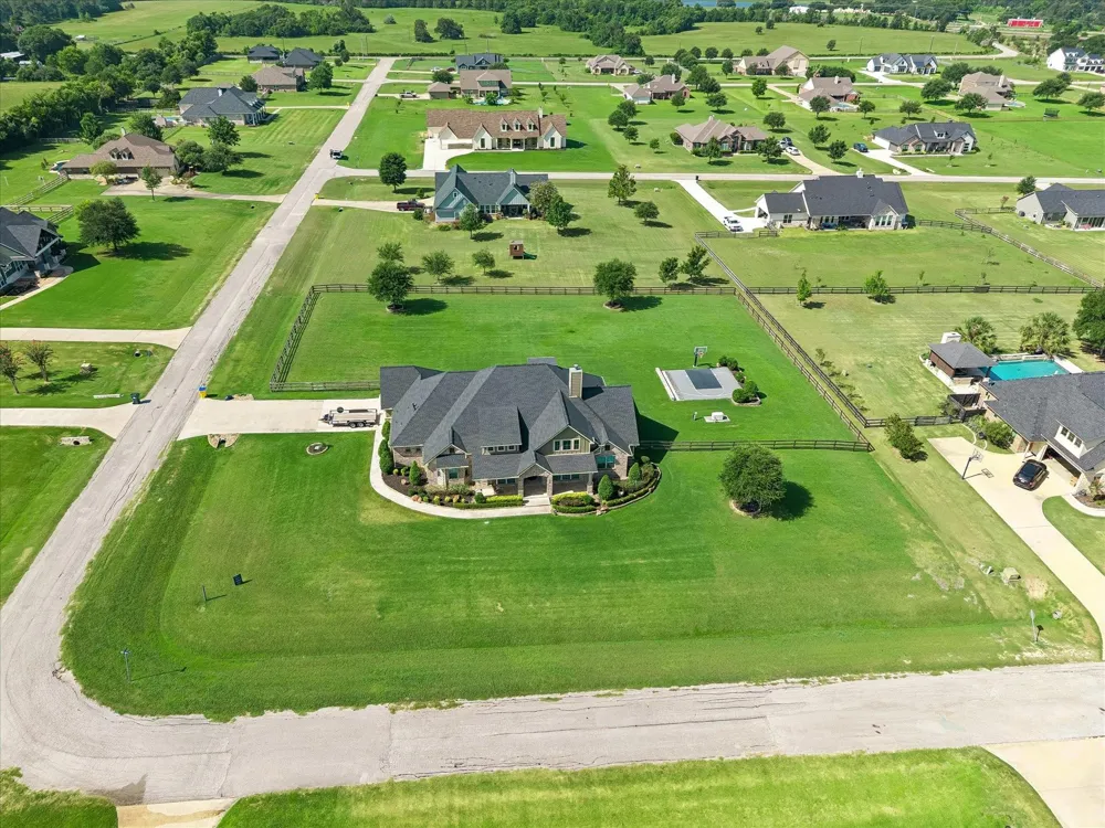 885 Amethyst Drive Bellville, TX 77418