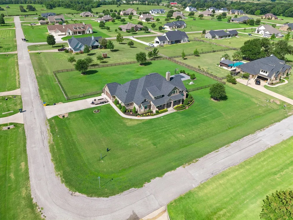 885 Amethyst Drive Bellville, TX 77418