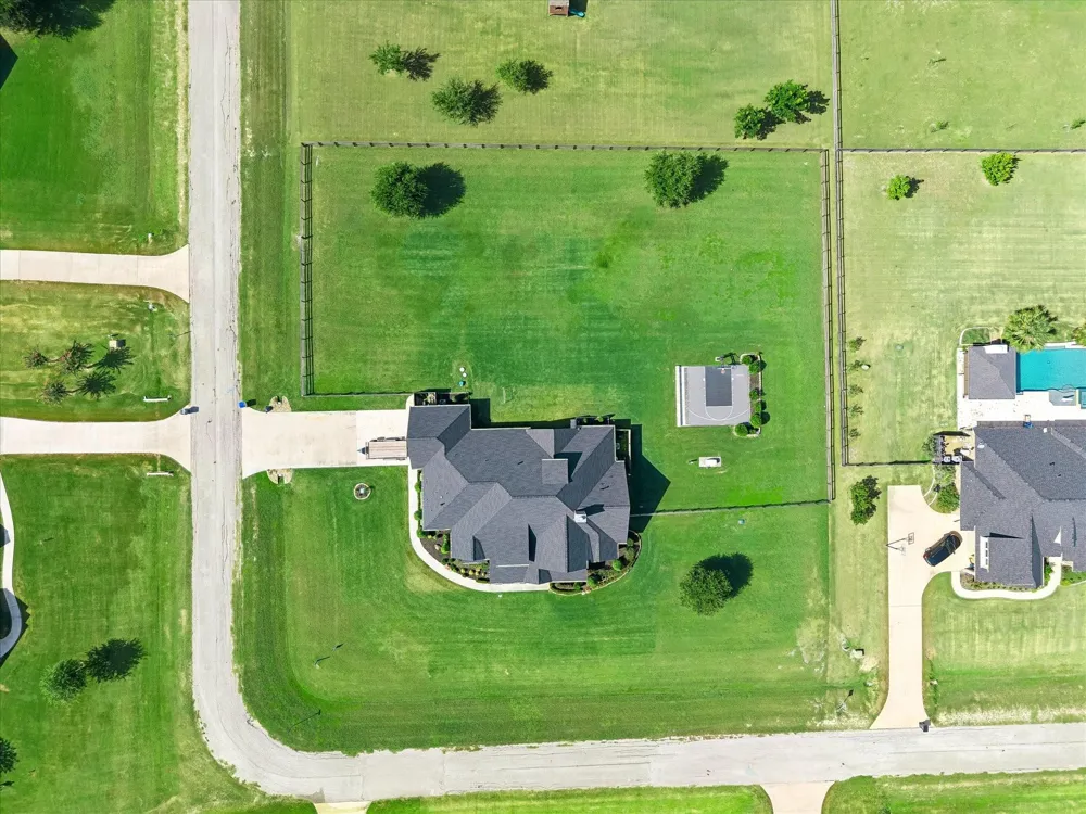 885 Amethyst Drive Bellville, TX 77418