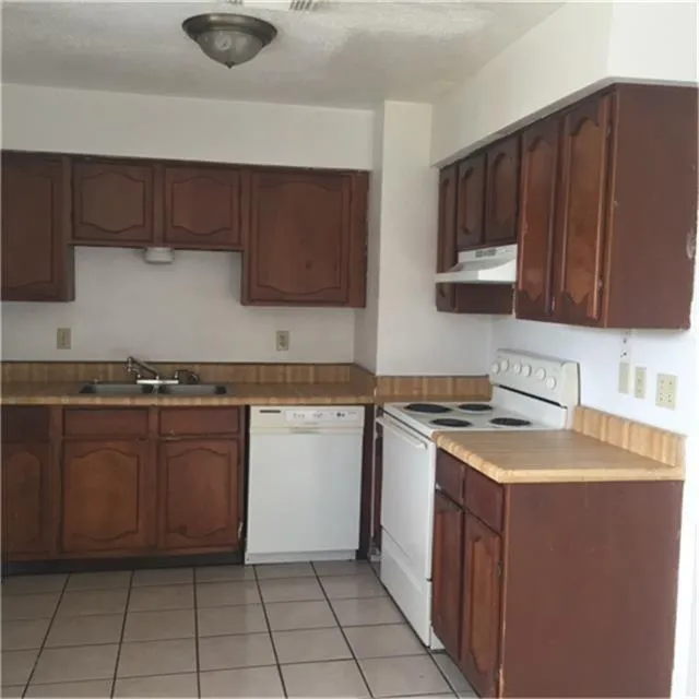 3402 Knotty Oaks Trail Houston, TX 77045