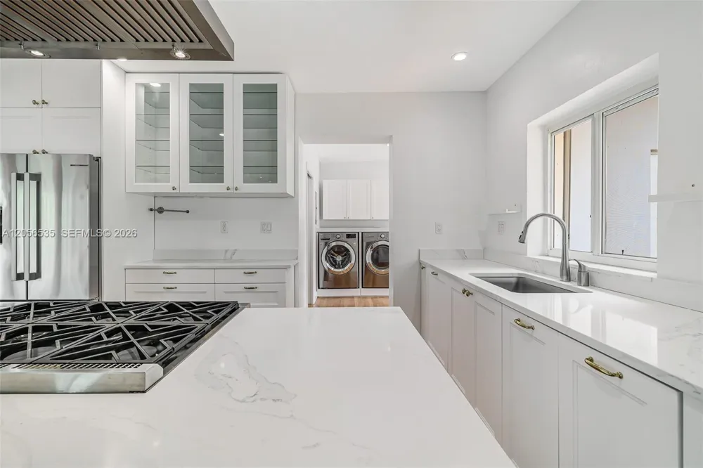 1012 NE 116th St Biscayne Park, FL 33161