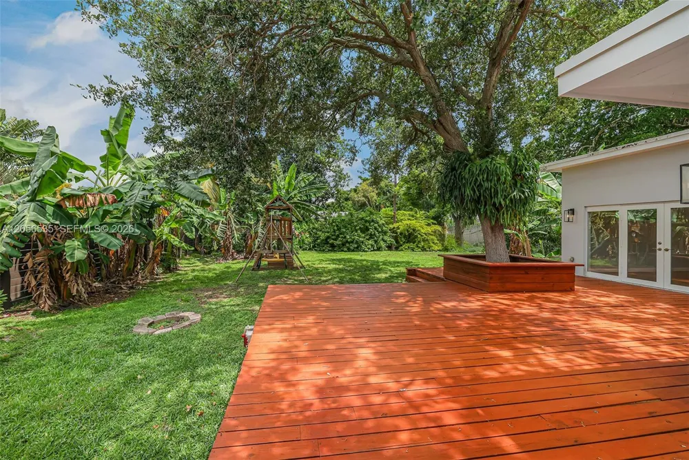 1012 NE 116th St Biscayne Park, FL 33161