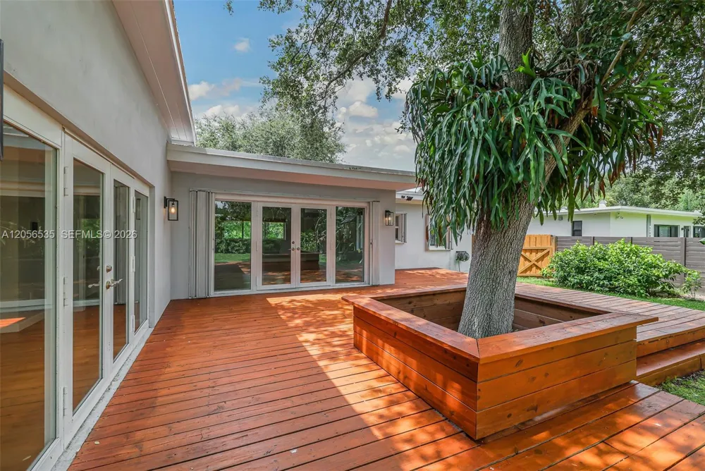 1012 NE 116th St Biscayne Park, FL 33161