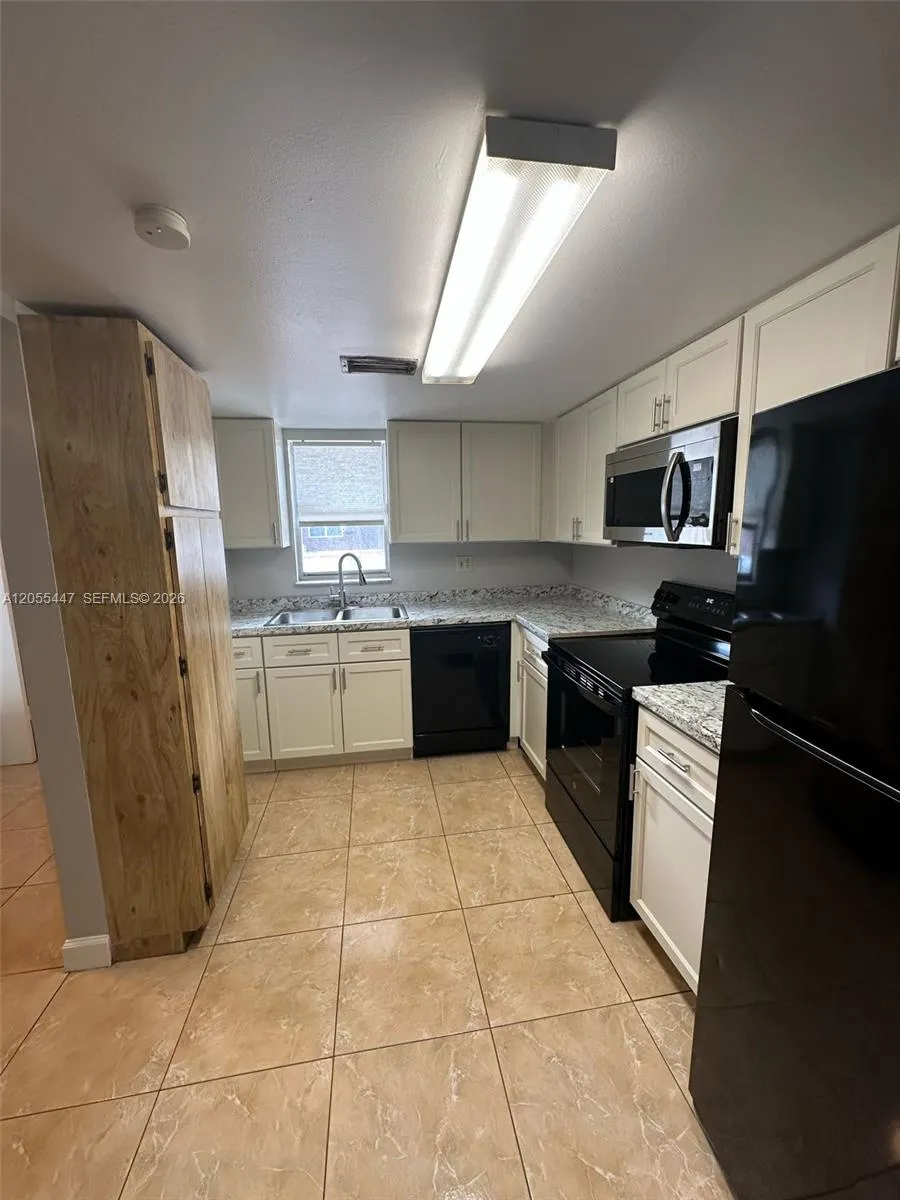 4159 SW 66th Ln #120 Davie, FL 33314