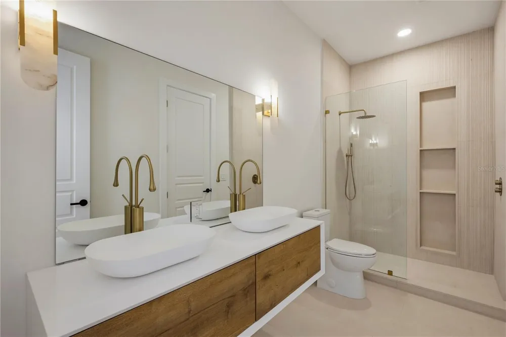 800 W 2ND AVENUE Windermere, FL 34786