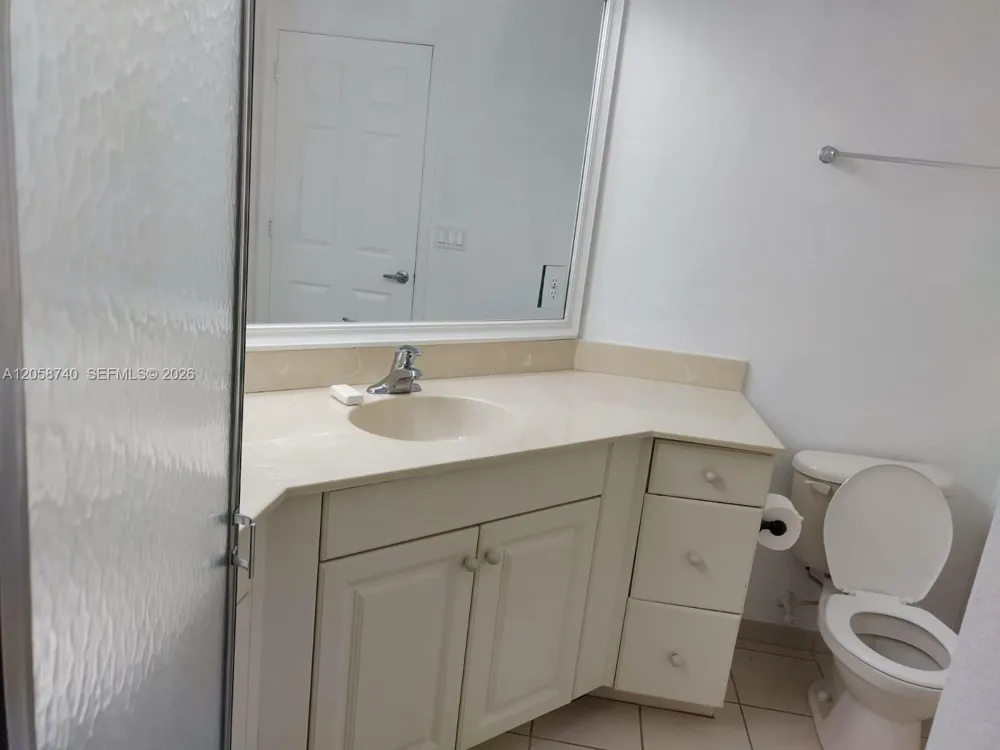 1960 Freeport Ln #1960 Riviera Beach, FL 33404